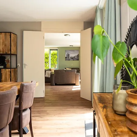 In With South-facing Garden Villa Andijk