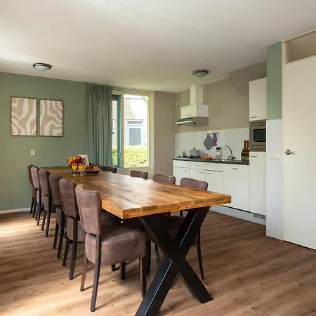 Villa In With South-facing Garden *