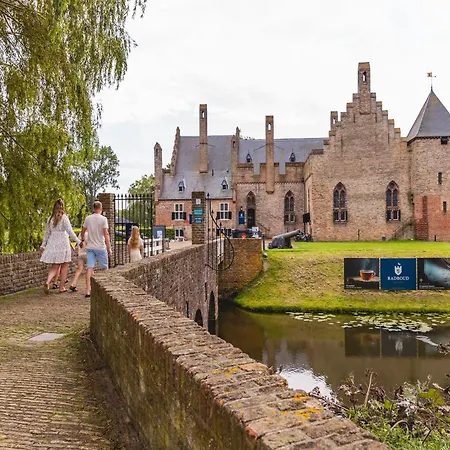 Villa In With South-facing Garden