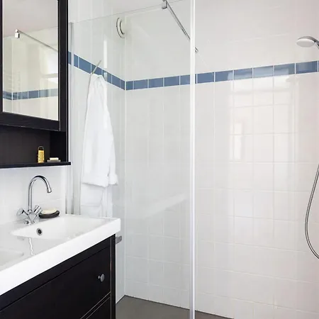 In With South-facing Garden *